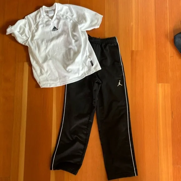 Boys Mixed Clothing Bundle with Graphic Tees, Pants, Activwear & pjs, Lot of 16 - Picture 3 of 9